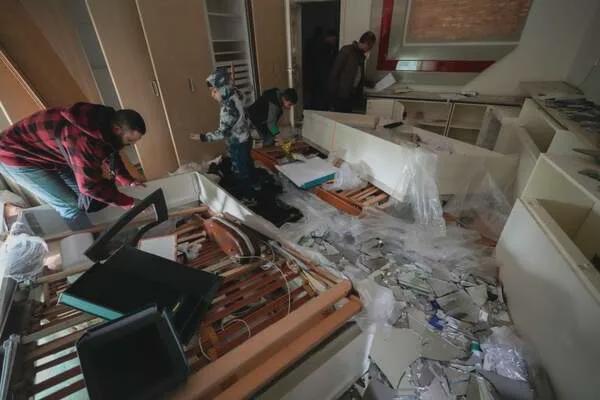 ！前总统喜欢赤着上身阿斯玛年轻又漂亮j9九游会网站入口巴尔沙旧照片被翻出(图5)